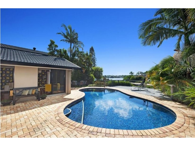 11 Lothian Avenue, Sorrento QLD 4217