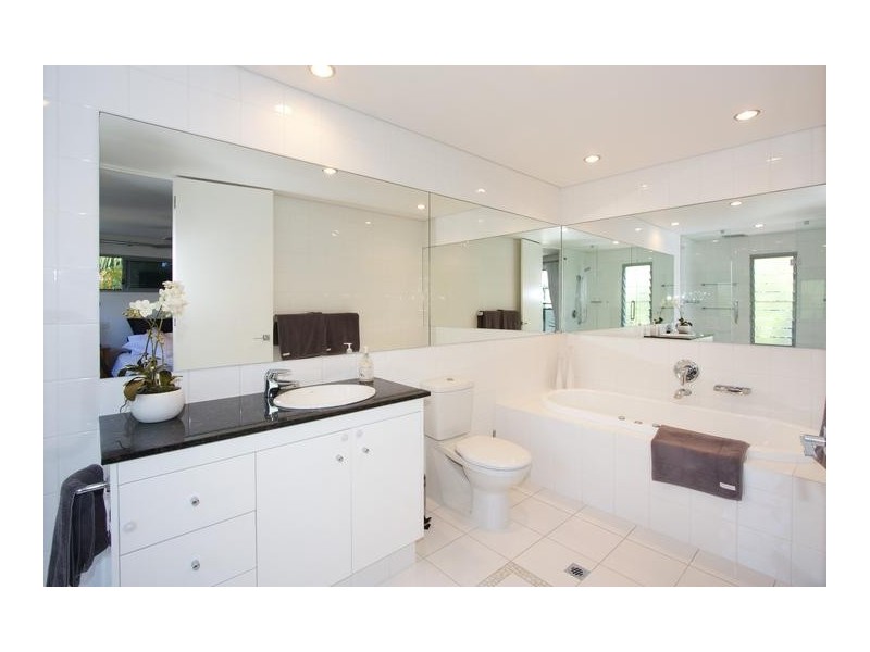 7B Paradise Place, Surfers Paradise QLD 4217