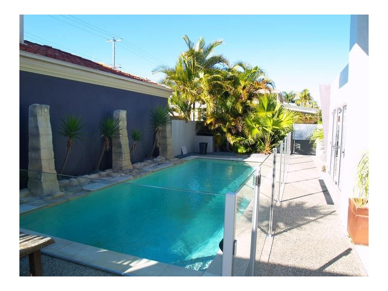 Furlong Street, Broadbeach Waters QLD 4218