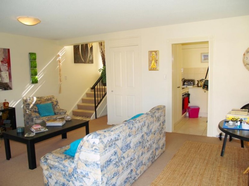 10 Sunrise Boulevard ‘Sunrise Chalet’, Surfers Paradise QLD 4217