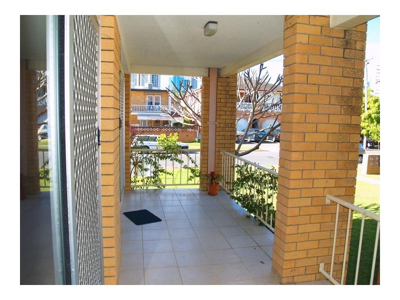 10 Sunrise Boulevard ‘Sunrise Chalet’, Surfers Paradise QLD 4217