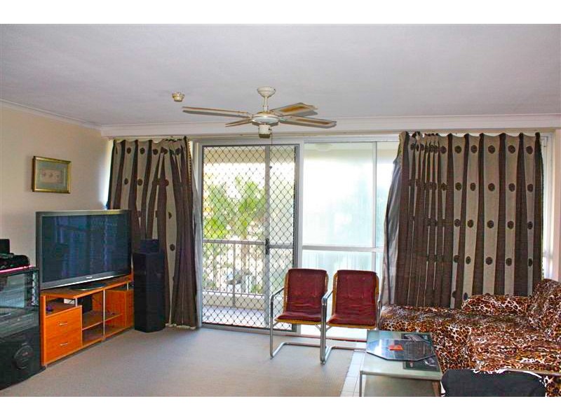 12 Enderley Avenue ‘Baronnet’, Surfers Paradise QLD 4217