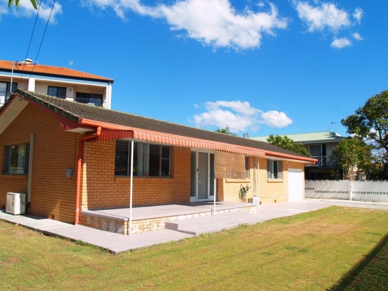 38 Dalpura Street, Chevron Island QLD 4217