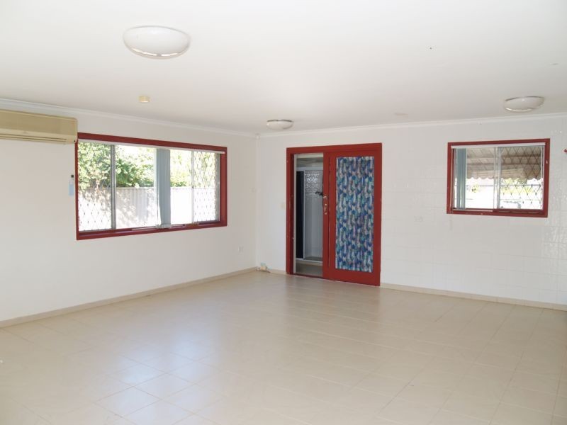 38 Dalpura Street, Chevron Island QLD 4217