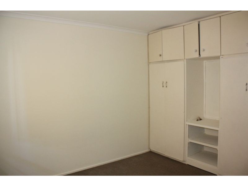 6 Weemala Street, Chevron Island QLD 4217