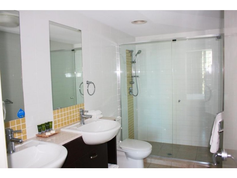 18 Fern Street ‘Wings Residential Resort & Spa’, Surfers Paradise QLD 4217