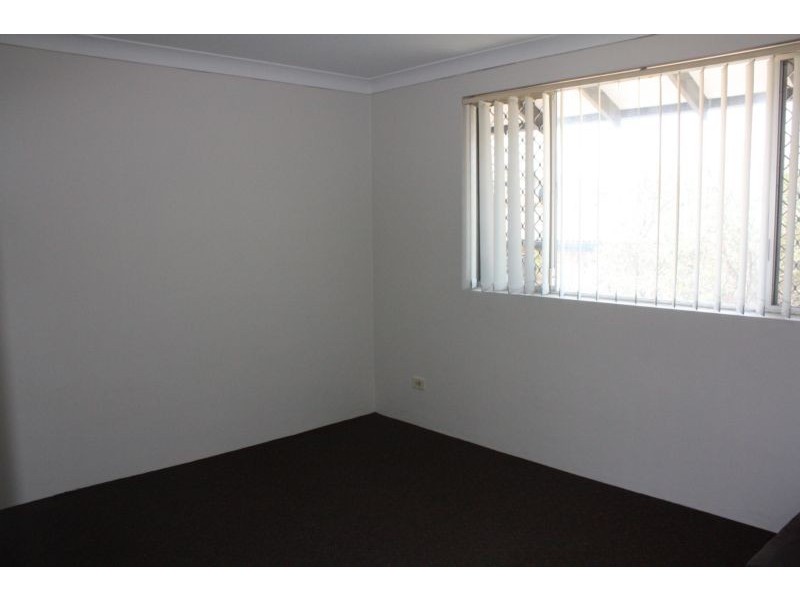 12 Leonard Avenue, Surfers Paradise QLD 4217