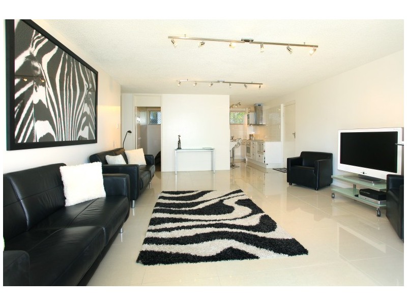 28 Riverview Parade ‘Paringa’, Surfers Paradise QLD 4217