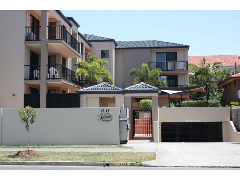 13 Illawong Street, Chevron Island QLD 4217