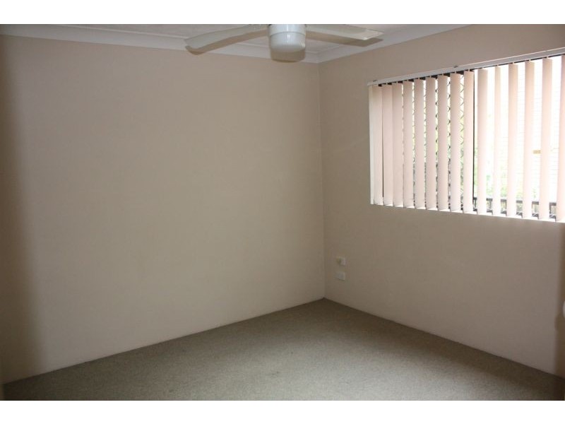 13 Illawong Street, Chevron Island QLD 4217