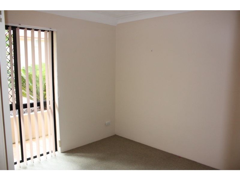 13 Illawong Street, Chevron Island QLD 4217