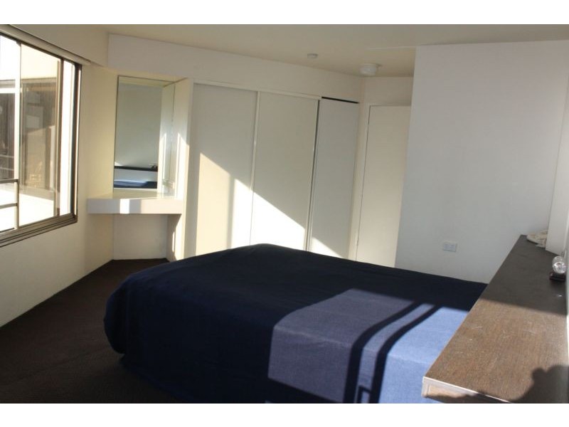 8 Trickett Street, ‘Aloha’, Surfers Paradise QLD 4217