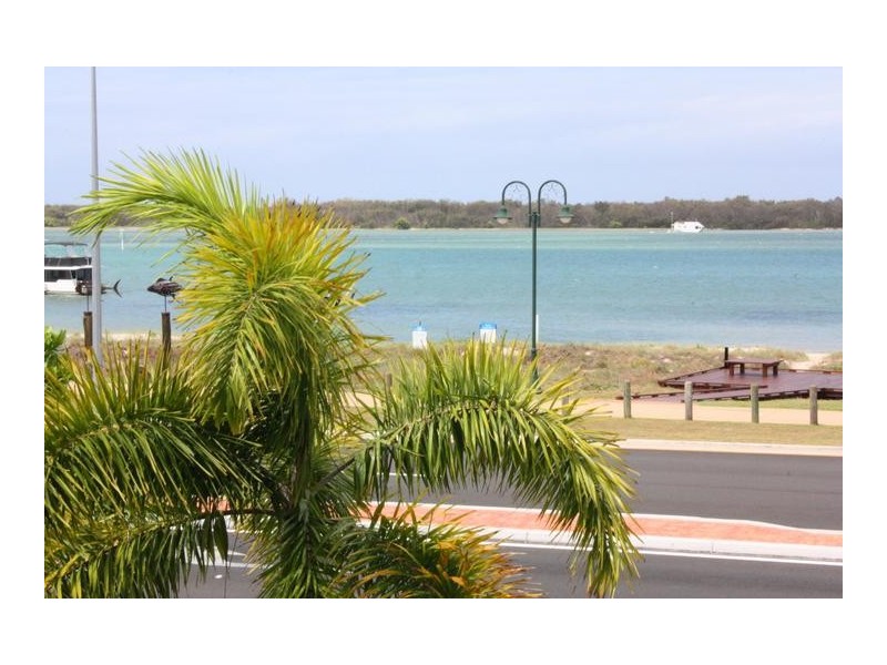 392 Marine Parade ‘Sandcastles on the Broadwater’, Labrador QLD 4215