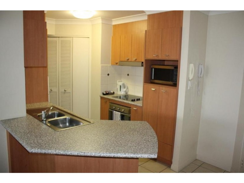 392 Marine Parade ‘Sandcastles on the Broadwater’, Labrador QLD 4215