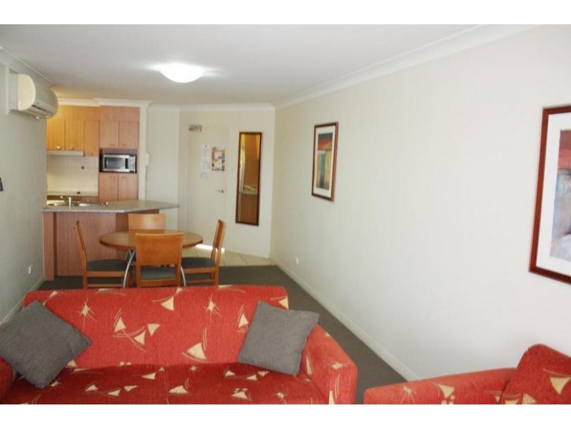 392 Marine Parade ‘Sandcastles on the Broadwater’, Labrador QLD 4215