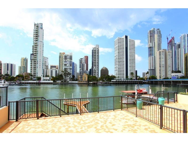 1/35 Stanhill Drive, Chevron Island QLD 4217