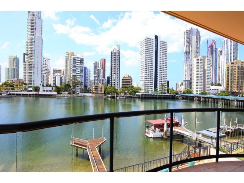 1/35 Stanhill Drive, Chevron Island QLD 4217
