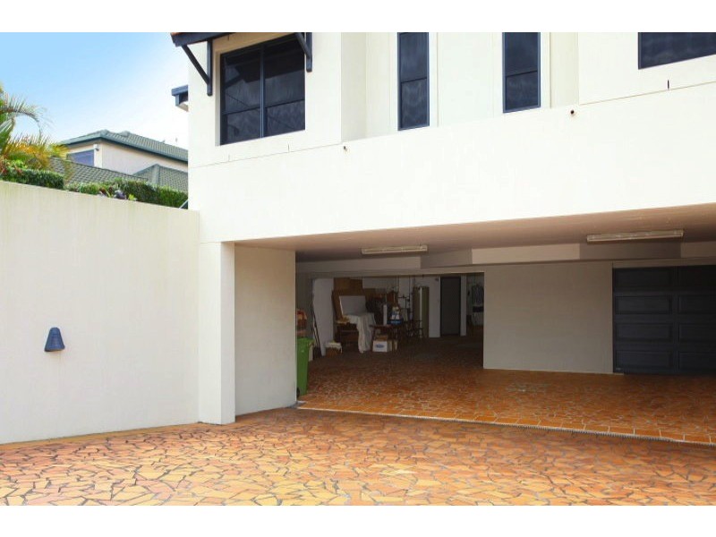 1/35 Stanhill Drive, Chevron Island QLD 4217