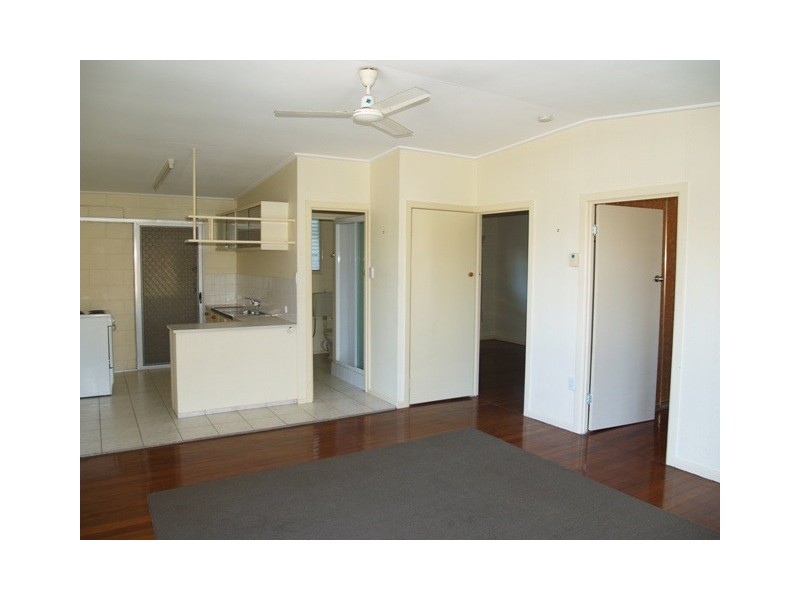 5 Holborow Close, Surfers Paradise QLD 4217