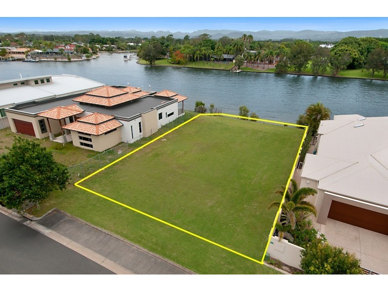 109 Sir Bruce Small Boulevard, Benowa QLD 4217