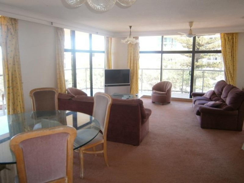 5 Clifford Street ‘Peninsula’, Surfers Paradise QLD 4217