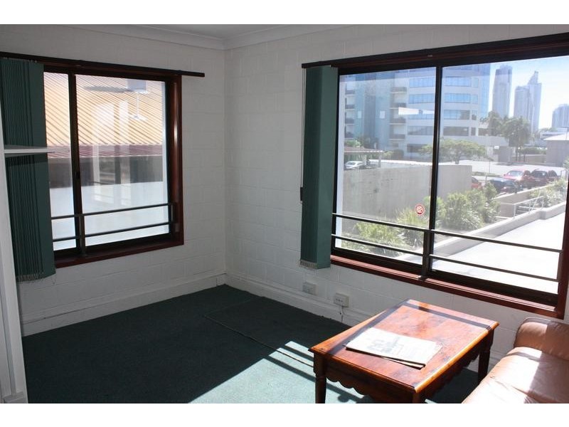 31 Crombie Aveune, Bundall QLD 4217