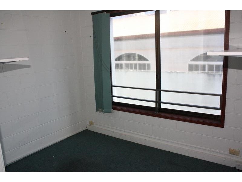 31 Crombie Aveune, Bundall QLD 4217