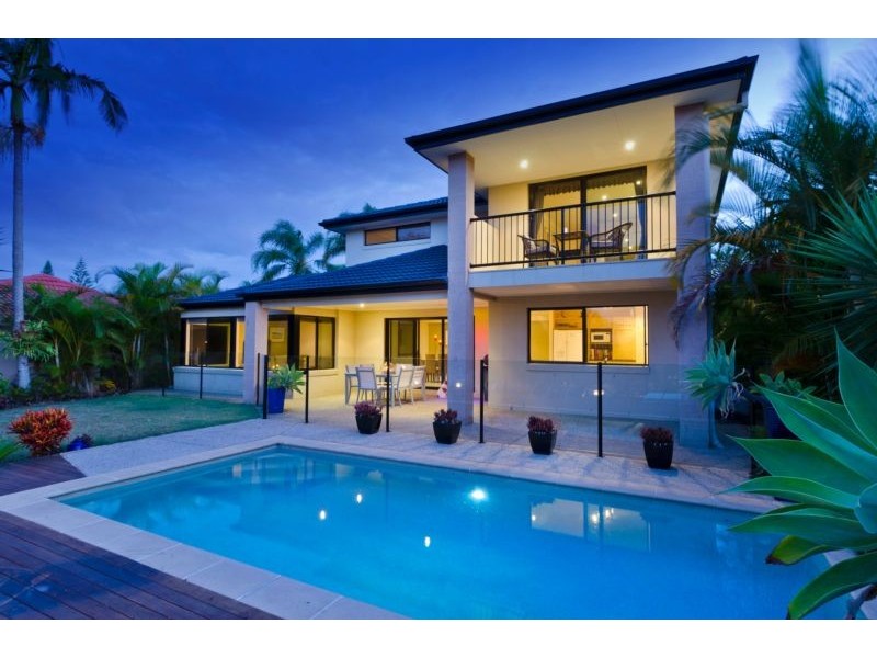 28 Gretel Drive, Mermaid Waters QLD 4218