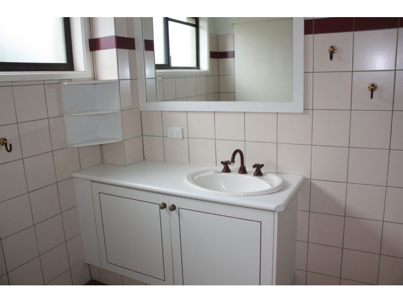 Grevillia Avenue, Southport QLD 4215