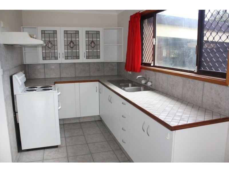 Grevillia Avenue, Southport QLD 4215