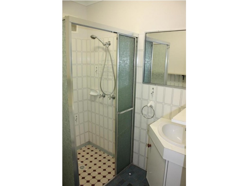 Grevillia Avenue, Southport QLD 4215