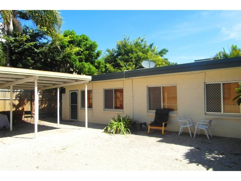 25 Leonard Avenue ‘Tralee Court’, Surfers Paradise QLD 4217