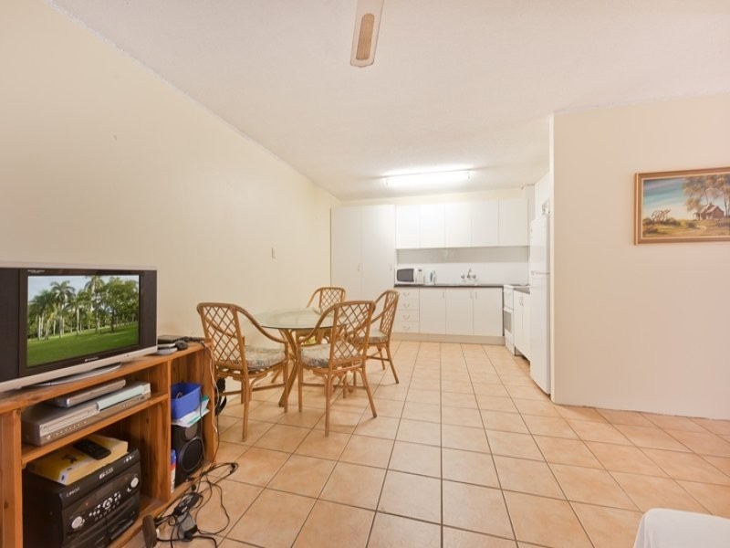 26 Leonard Avenue ‘Eva’, Surfers Paradise QLD 4217