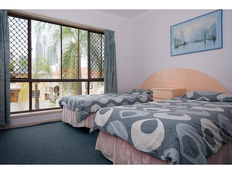 28 Sunrise Boulevard ‘Sunsand’, Surfers Paradise QLD 4217
