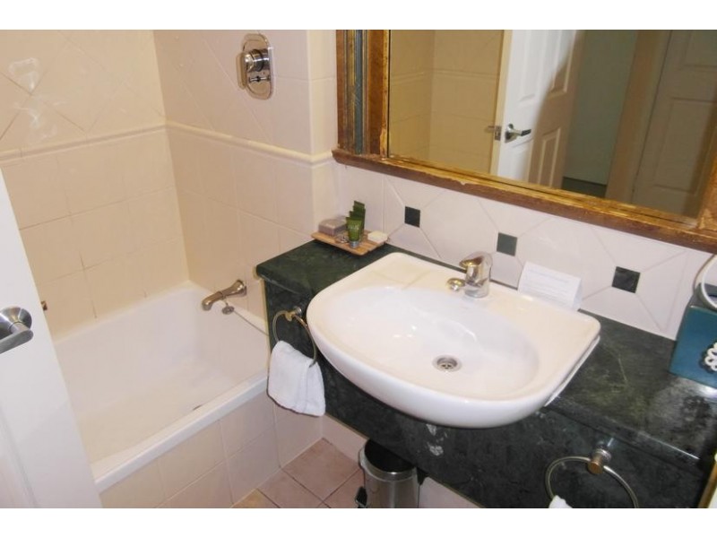 25 Laycock Street ‘Mantra Legends’, Surfers Paradise QLD 4217