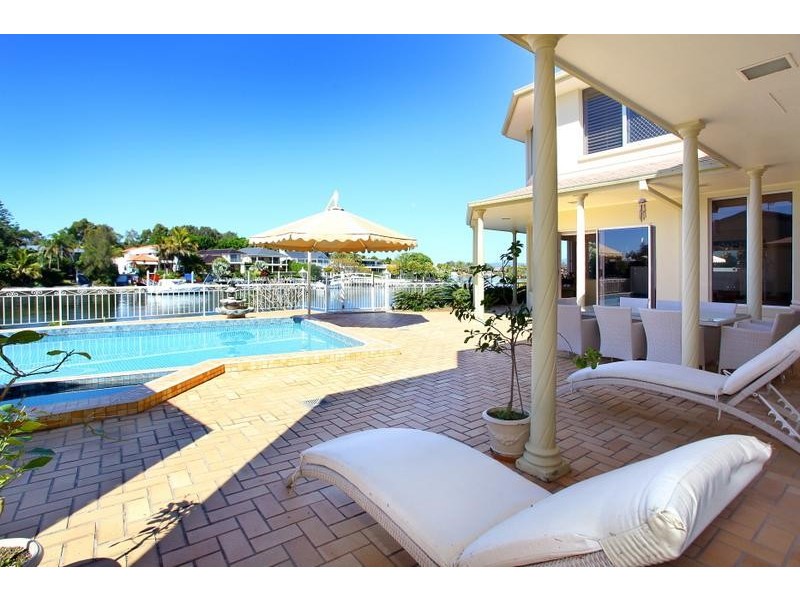 18 Kookaburra Court, Isle of Sorrento, Sorrento QLD 4217