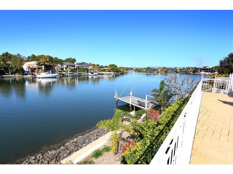 18 Kookaburra Court, Isle of Sorrento, Sorrento QLD 4217