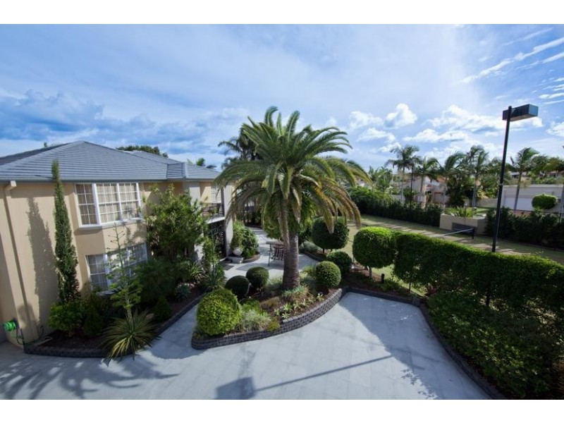 54 Commodore Drive, Paradise Waters QLD 4217