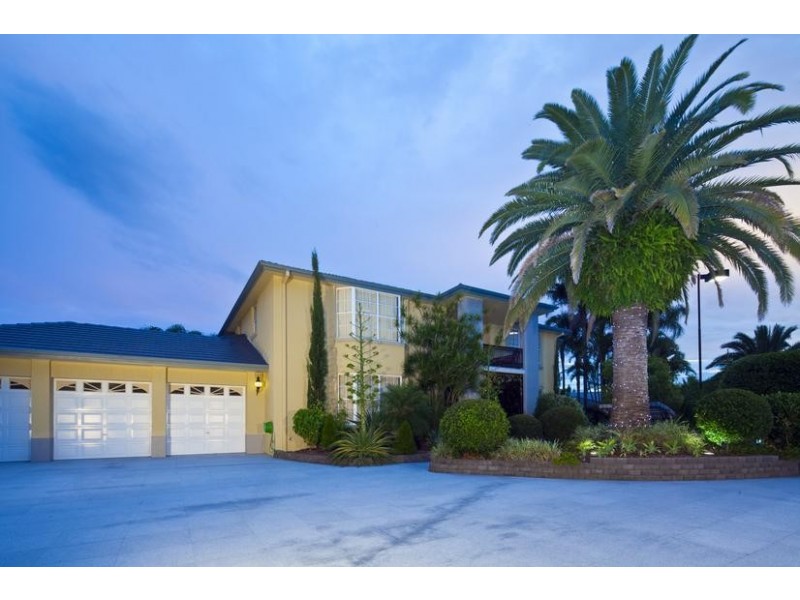 54 Commodore Drive, Paradise Waters QLD 4217