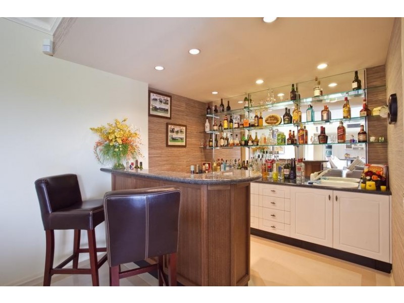 54 Commodore Drive, Paradise Waters QLD 4217