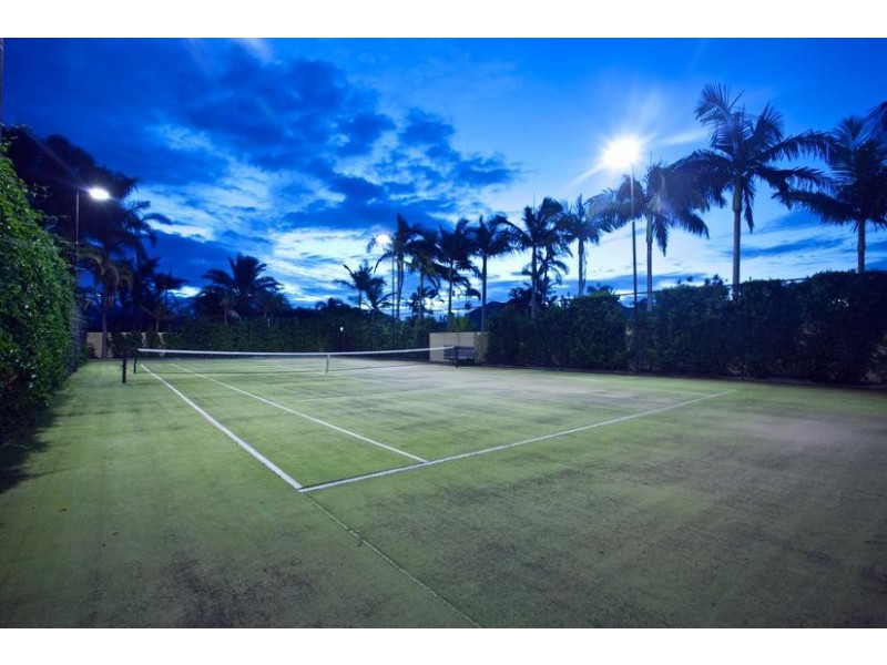 54 Commodore Drive, Paradise Waters QLD 4217