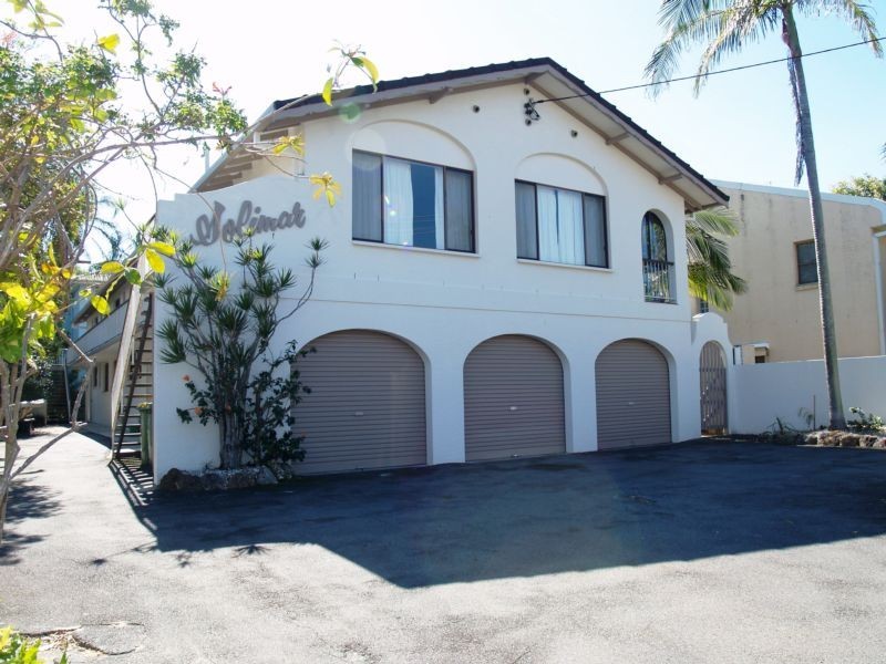 35 Armrick Avenue, Broadbeach QLD 4218
