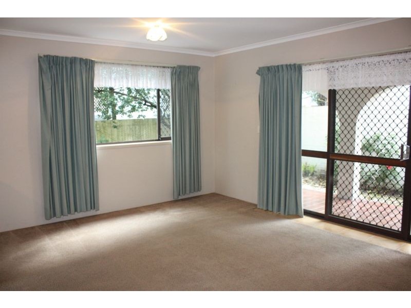 35 Armrick Avenue, Broadbeach QLD 4218