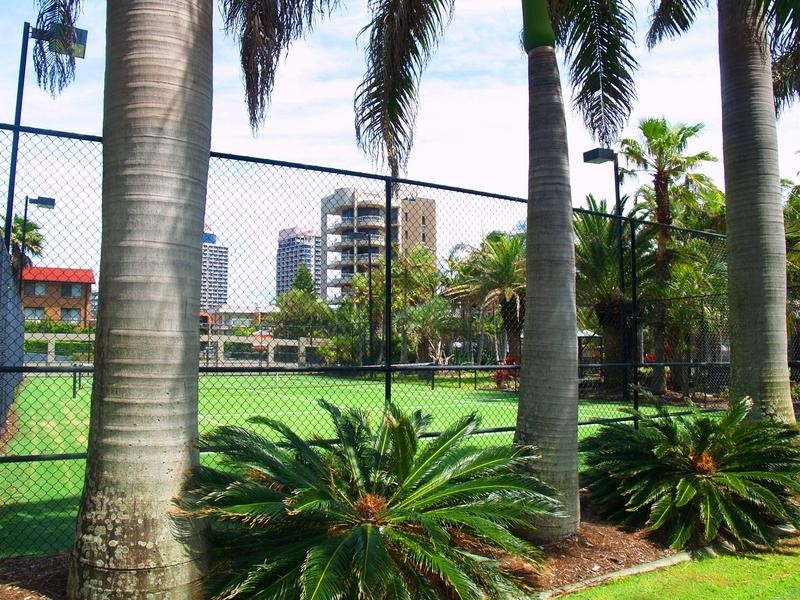 6B/4 Old Burleigh Road ‘Surfers Aquarius’, Surfers Paradise QLD 4217