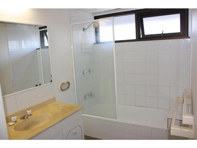 7-9 trickett Street ‘Surfers International’, Surfers Paradise QLD 4217