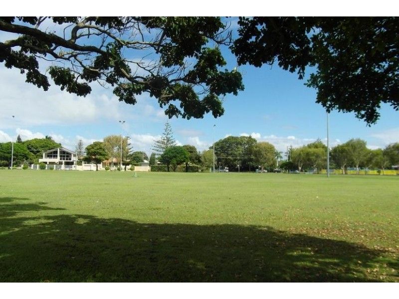 22 Verona Avenue, Isle Of Capri QLD 4217