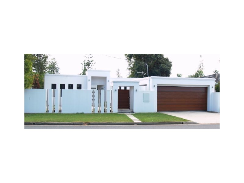25 St Andrews Avenue, Isle Of Capri QLD 4217