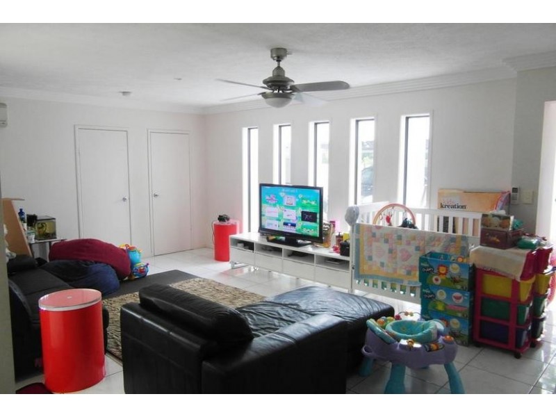 25 St Andrews Avenue, Isle Of Capri QLD 4217