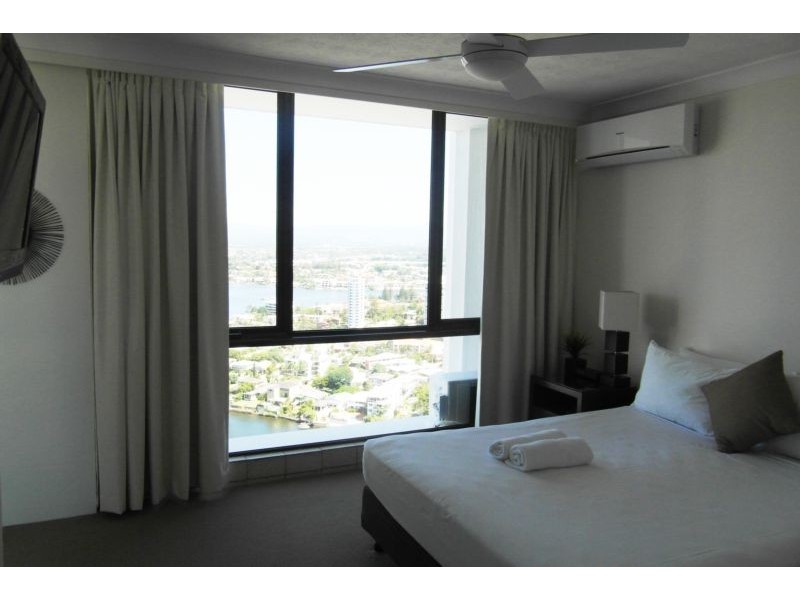 30 Laycock Street ‘Aegean’, Surfers Paradise QLD 4217