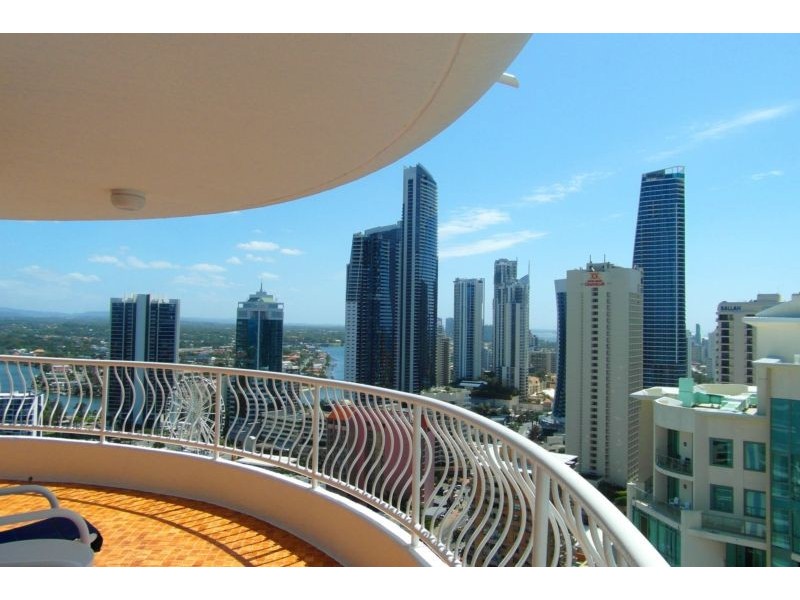 30 Laycock Street ‘Aegean’, Surfers Paradise QLD 4217